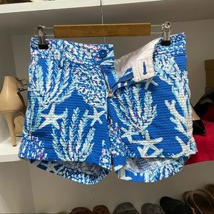 Lilly Pulitzer Callahan 5” Shorts (2)